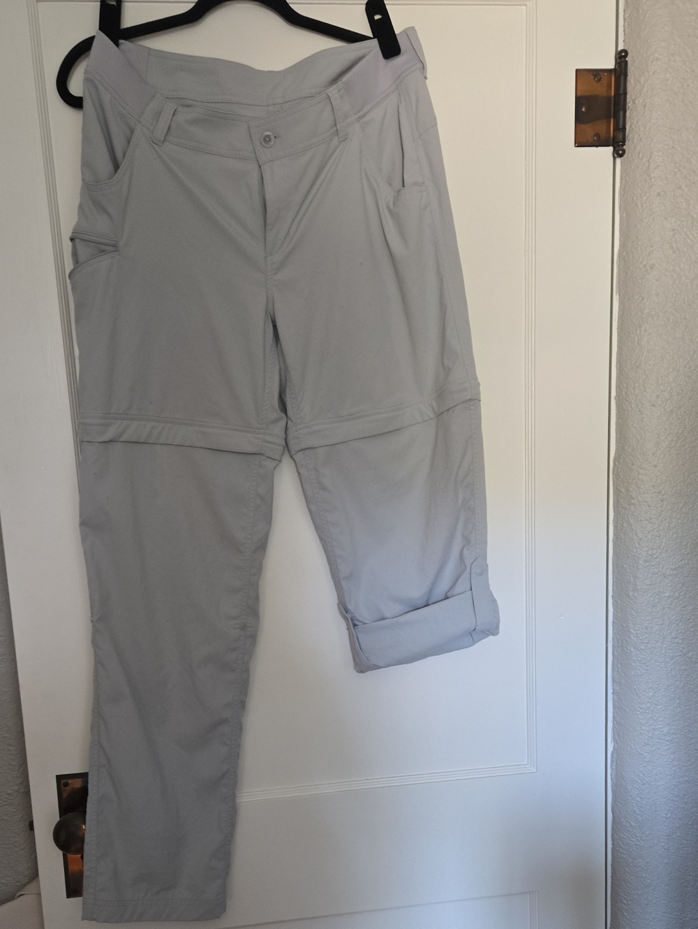 Bass Pro WWS Hiking/Fishing/Casual Convertible Pants- W Bottoms - Size 8.